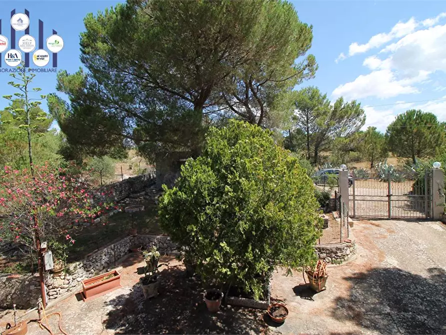 Immagine 39 di Villa in vendita  in C/DA SAN MARCO a Noto