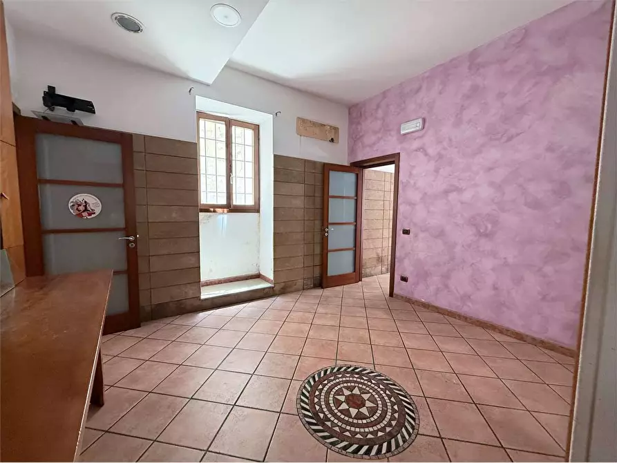 Immagine 18 di Negozio in vendita  in Via Giovanni Aurispa a Noto