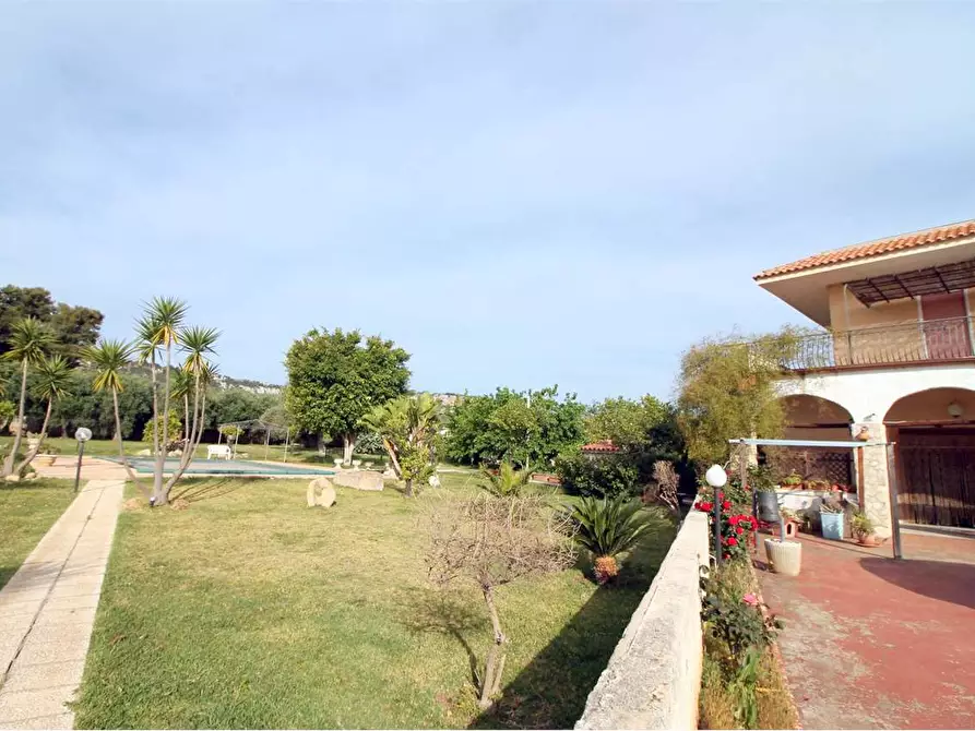 Immagine 3 di Villa in vendita  in contrada spinagallo a Siracusa