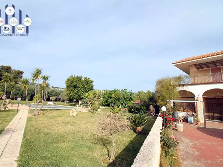 Immagine 3 di Villa in vendita  in contrada spinagallo a Siracusa