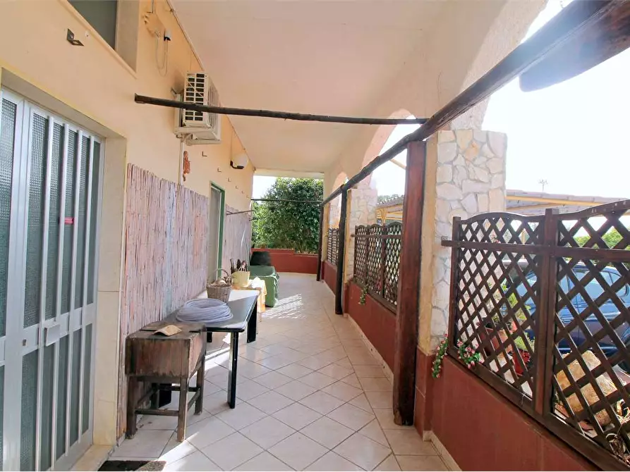 Immagine 5 di Villa in vendita  in contrada spinagallo a Siracusa