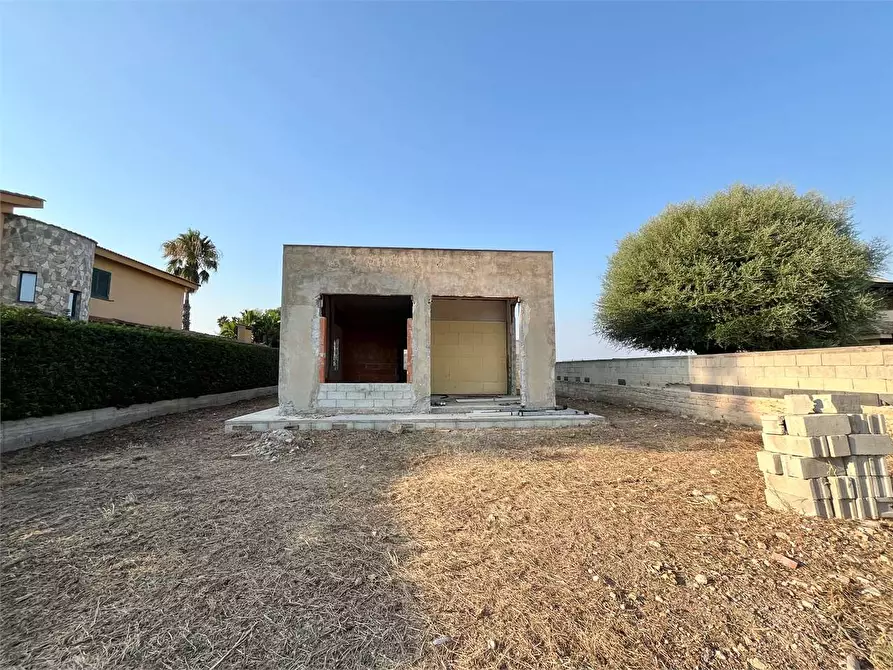 Immagine 2 di Villa in vendita  in via panarea a Siracusa