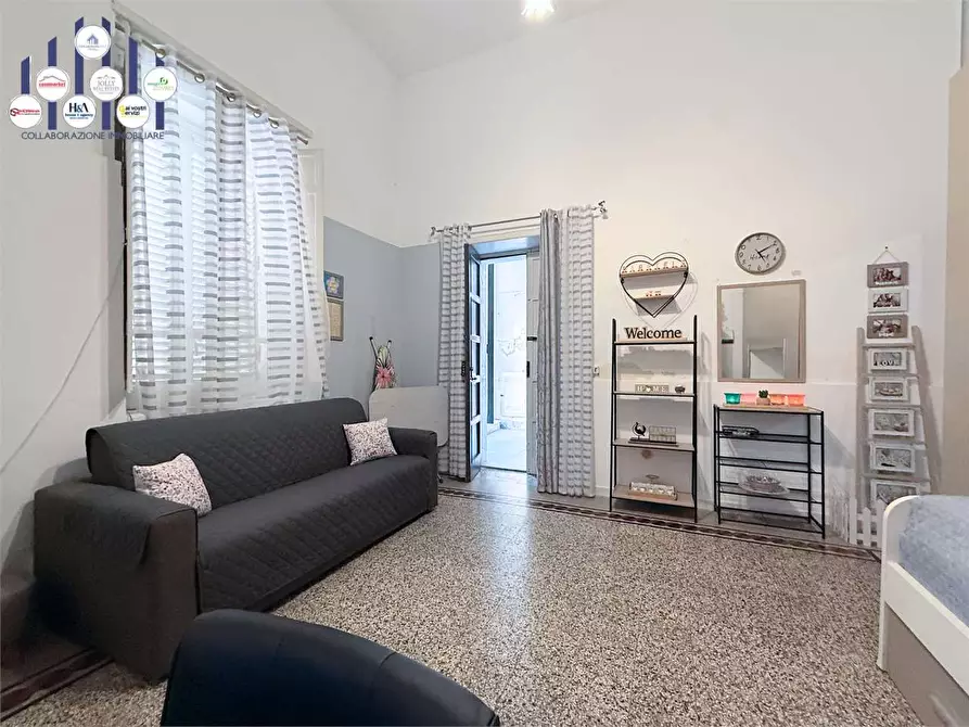 Immagine 9 di Appartamento in vendita  in Via Re Ierone II a Siracusa