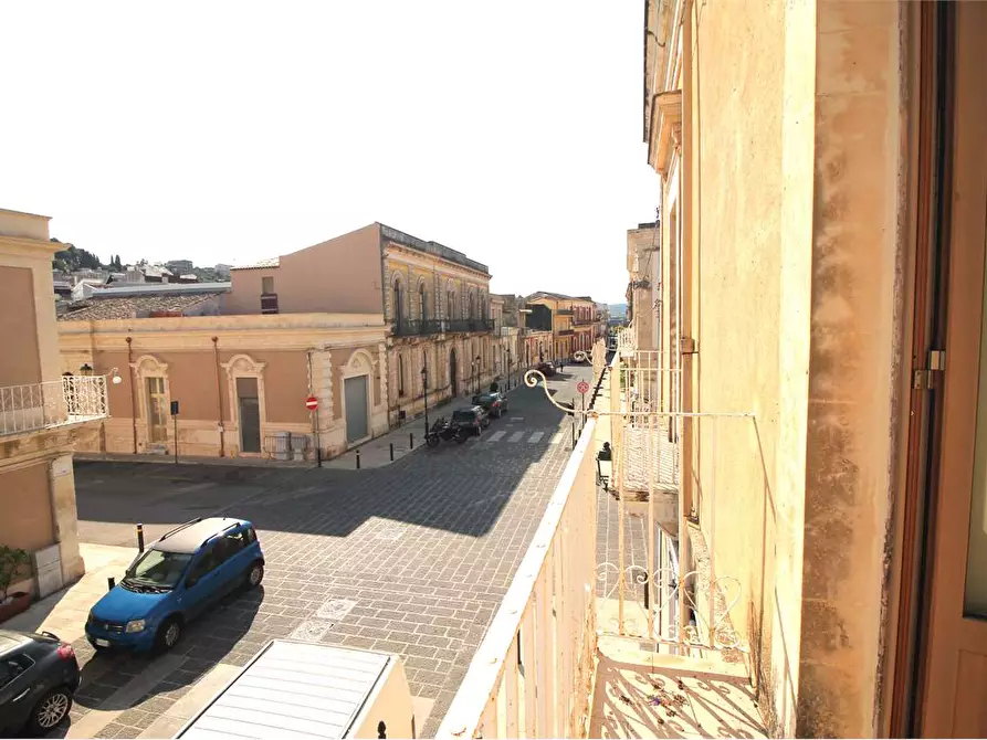 Immagine 11 di Appartamento in vendita  a Canicattini Bagni