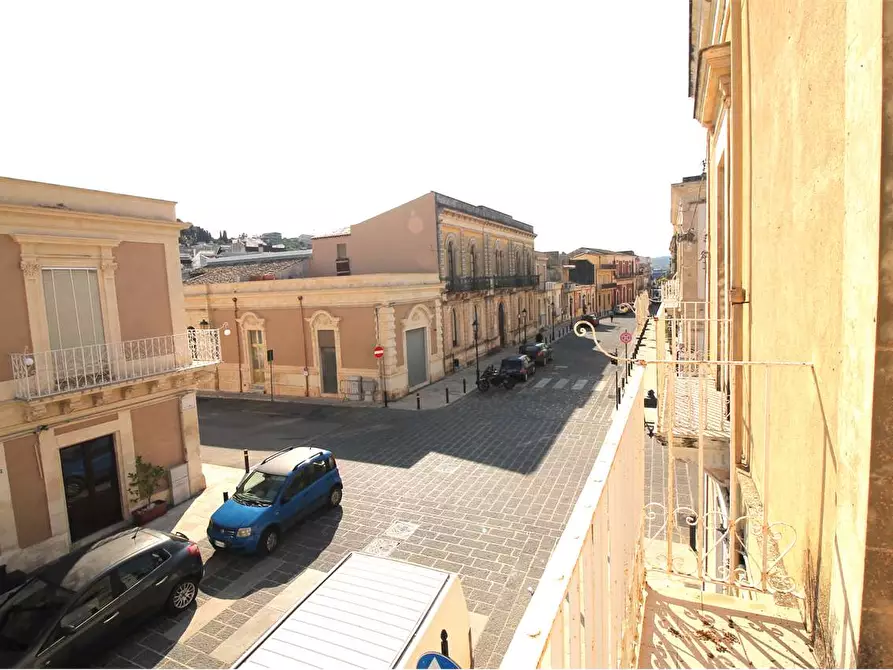 Immagine 12 di Appartamento in vendita  a Canicattini Bagni