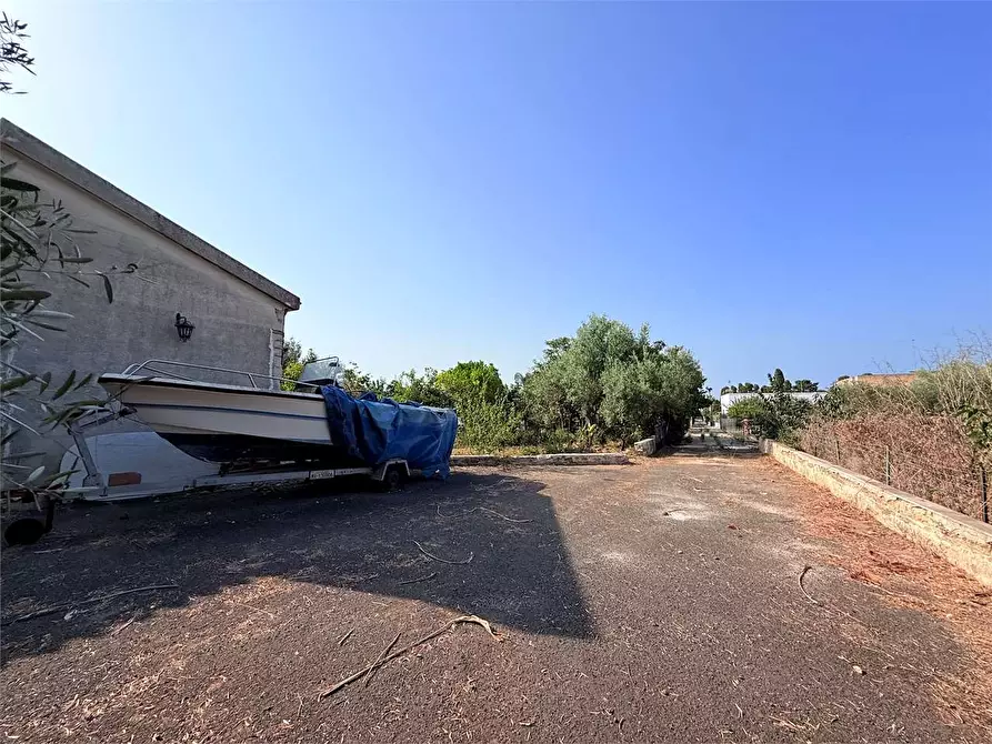 Immagine 5 di Villa in vendita  in Via Isola a Siracusa