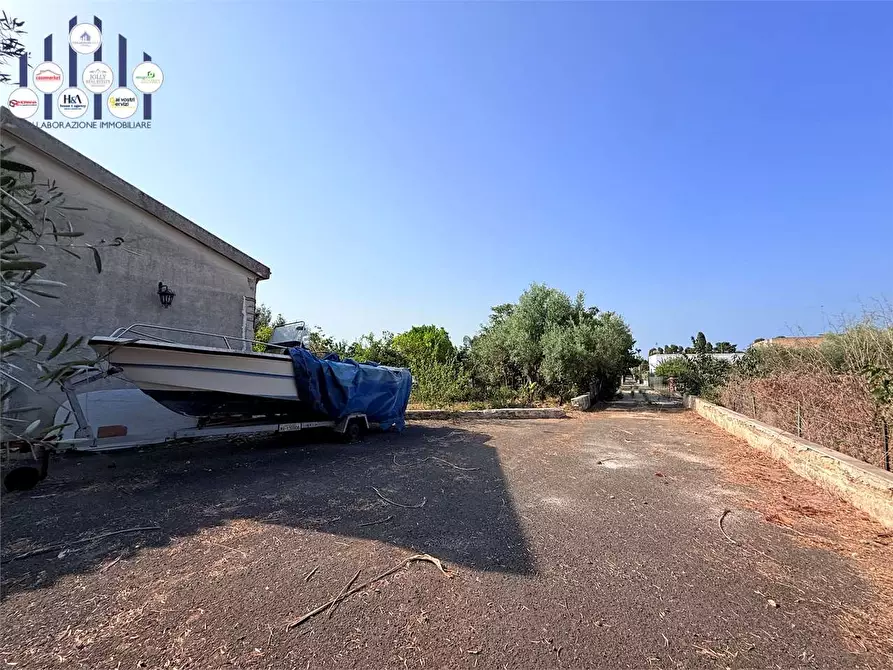 Immagine 5 di Villa in vendita  in Via Isola a Siracusa