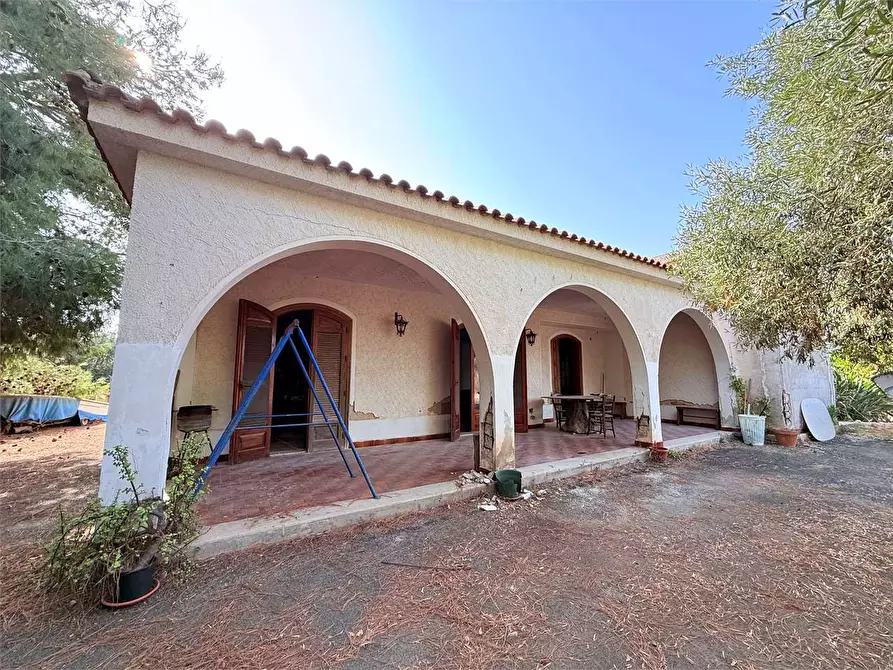 Immagine 1 di Villa in vendita  in Via Isola a Siracusa