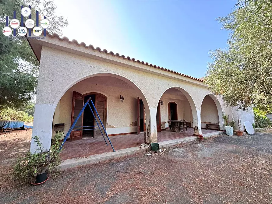 Immagine 1 di Villa in vendita  in Via Isola a Siracusa