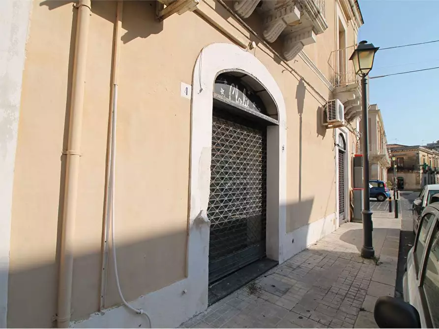 Immagine 8 di Negozio in vendita  in Via xx settembre a Canicattini Bagni