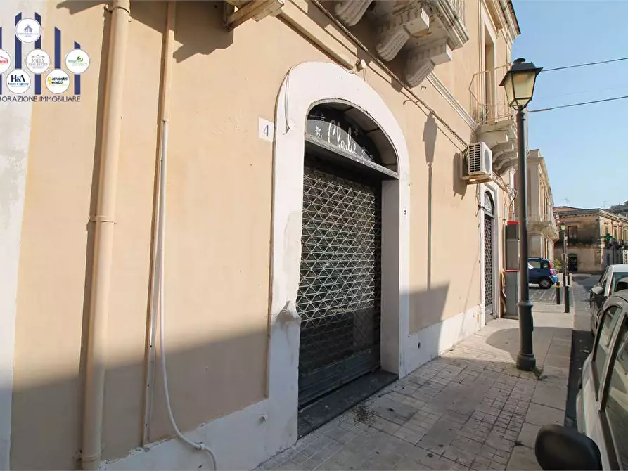 Immagine 8 di Negozio in vendita  in Via xx settembre a Canicattini Bagni