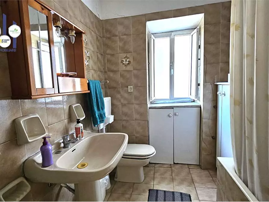 Immagine 13 di Quadrilocale in vendita  in C.SO UMBERTO a Siracusa