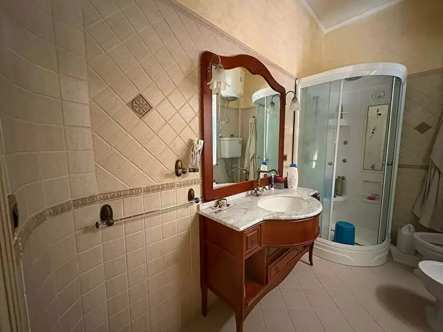 Immagine 12 di Quadrilocale in vendita  in PIZZUTA a Siracusa