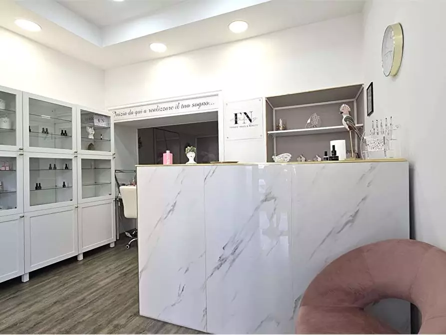 Immagine 2 di Negozio in vendita  in BORGATA a Siracusa