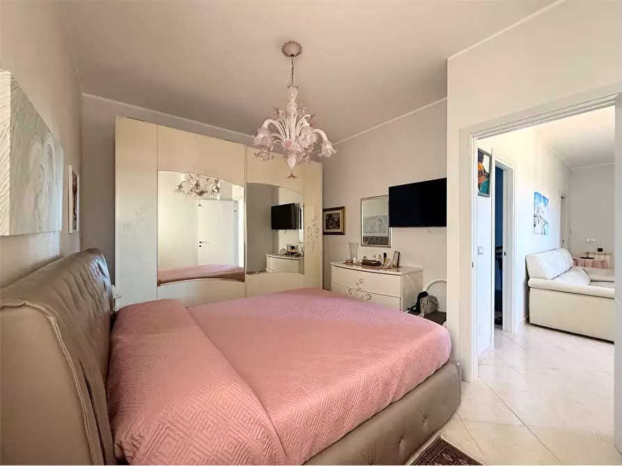 Immagine 17 di Appartamento in vendita  in Via Cassaro a Siracusa