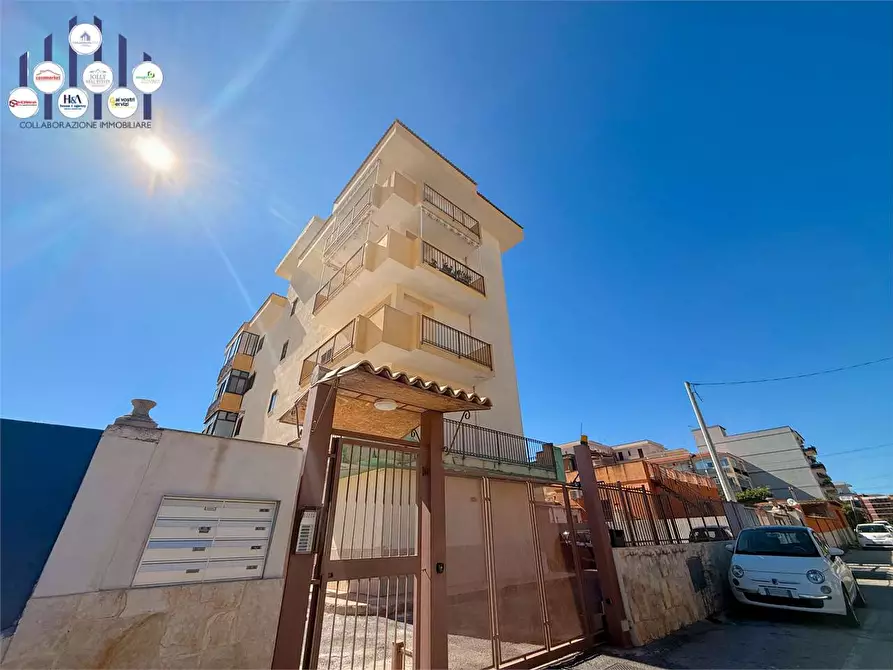 Immagine 34 di Appartamento in vendita  in Via Cassaro a Siracusa