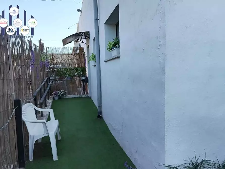 Immagine 5 di Negozio in affitto  in Viale Epipoli a Siracusa