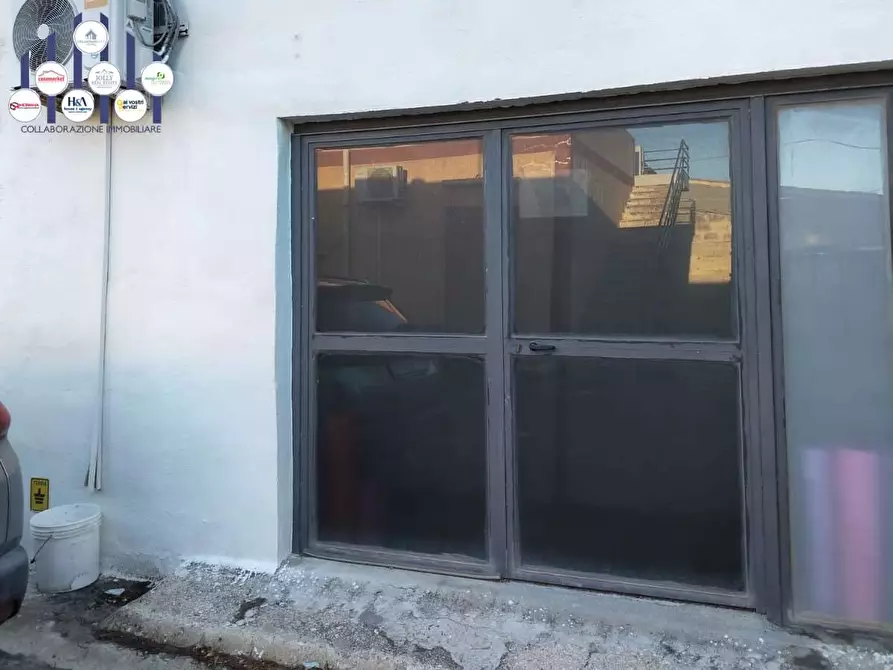 Immagine 6 di Negozio in affitto  in Viale Epipoli a Siracusa