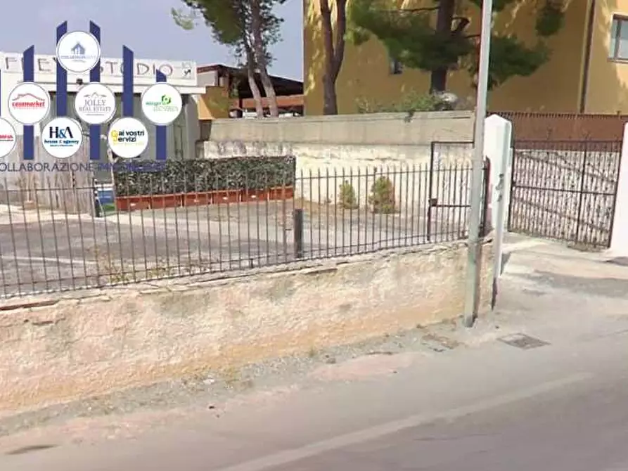 Immagine 2 di Negozio in affitto  in Viale Epipoli a Siracusa