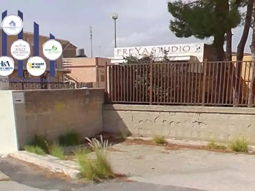 Immagine 3 di Negozio in affitto  in Viale Epipoli a Siracusa