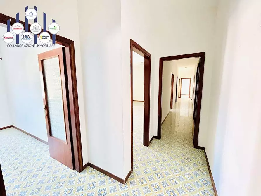 Immagine 4 di Appartamento in vendita  in Viale Santa Panagia a Siracusa