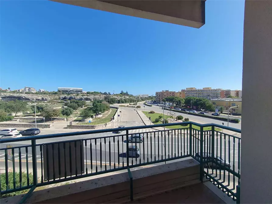 Immagine 7 di Appartamento in vendita  in Piazzale Medaglia D'Oro Carmelo Ganci a Siracusa