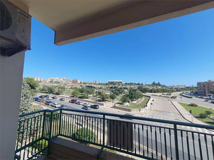 Immagine 5 di Appartamento in vendita  in Piazzale Medaglia D'Oro Carmelo Ganci a Siracusa