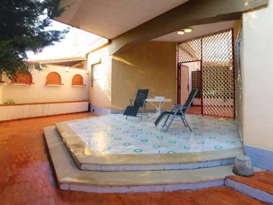 Immagine 4 di Villa in affitto  in Via Orione a Siracusa