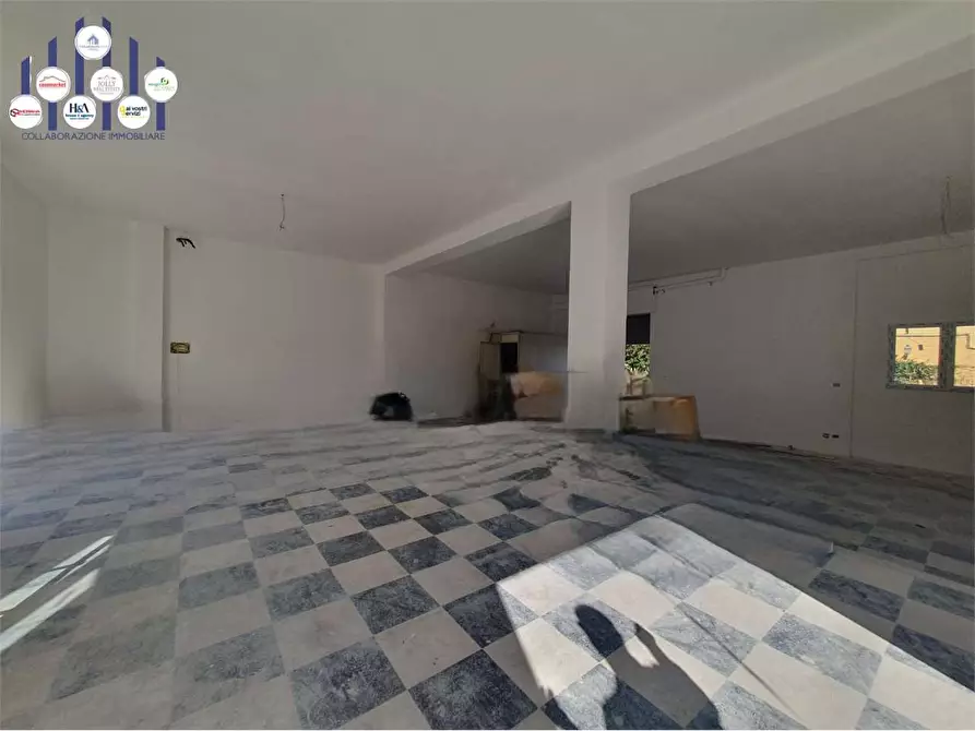 Immagine 3 di Magazzino in affitto  in Via Scicli a Siracusa