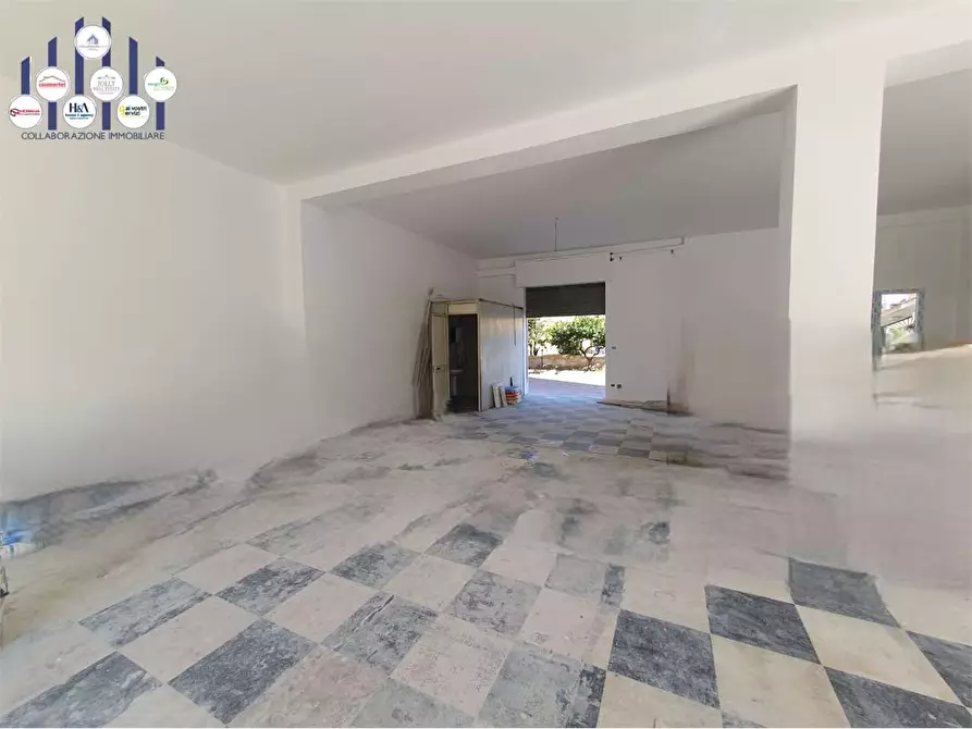 Immagine 4 di Magazzino in affitto  in Via Scicli a Siracusa