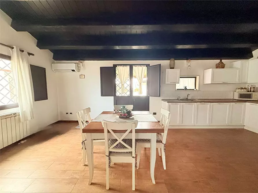 Immagine 13 di Villa in vendita  in Viale Epipoli a Siracusa