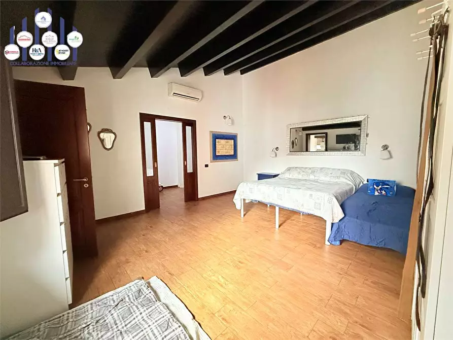 Immagine 16 di Villa in vendita  in Viale Epipoli a Siracusa