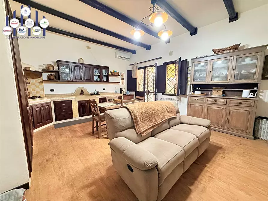 Immagine 33 di Villa in vendita  in Viale Epipoli a Siracusa