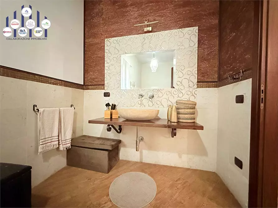 Immagine 35 di Villa in vendita  in Viale Epipoli a Siracusa