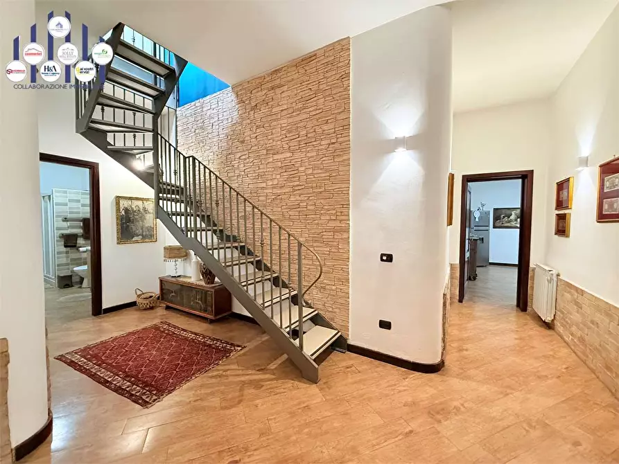 Immagine 38 di Villa in vendita  in Viale Epipoli a Siracusa