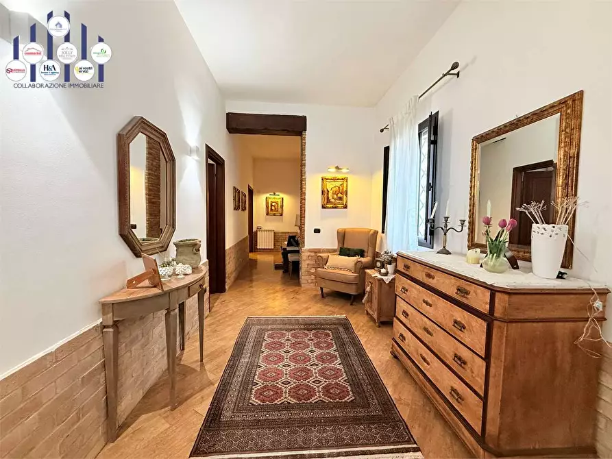 Immagine 41 di Villa in vendita  in Viale Epipoli a Siracusa