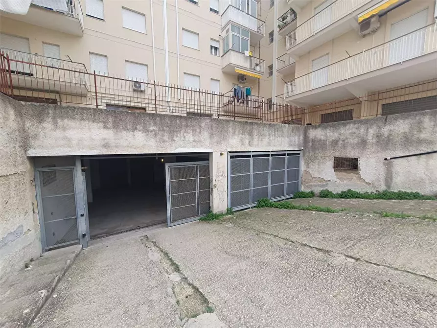 Immagine 1 di Garage in vendita  in Via Juvara a Siracusa
