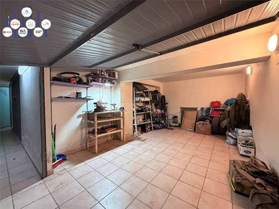 Immagine 6 di Garage in vendita  in VIA BORDONARO a Floridia