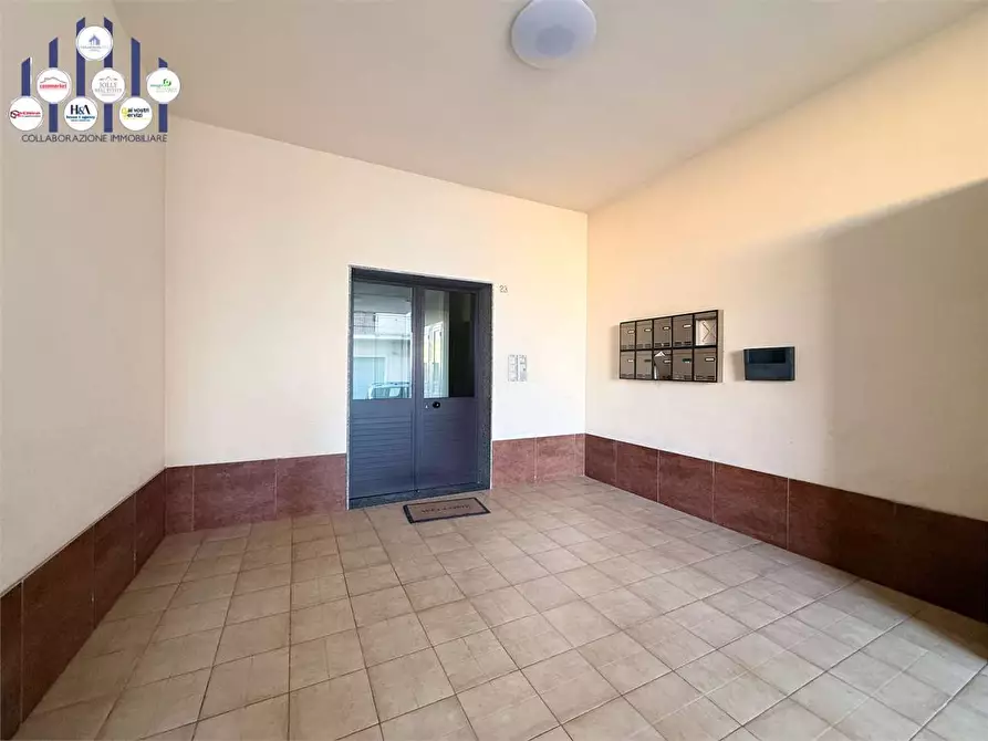 Immagine 3 di Garage in vendita  in VIA BORDONARO a Floridia