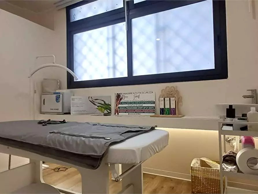 Immagine 2 di Negozio in vendita  a Siracusa