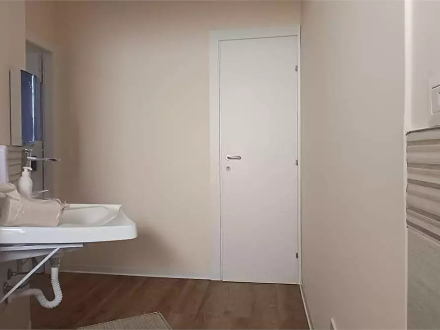 Immagine 3 di Negozio in vendita  a Siracusa