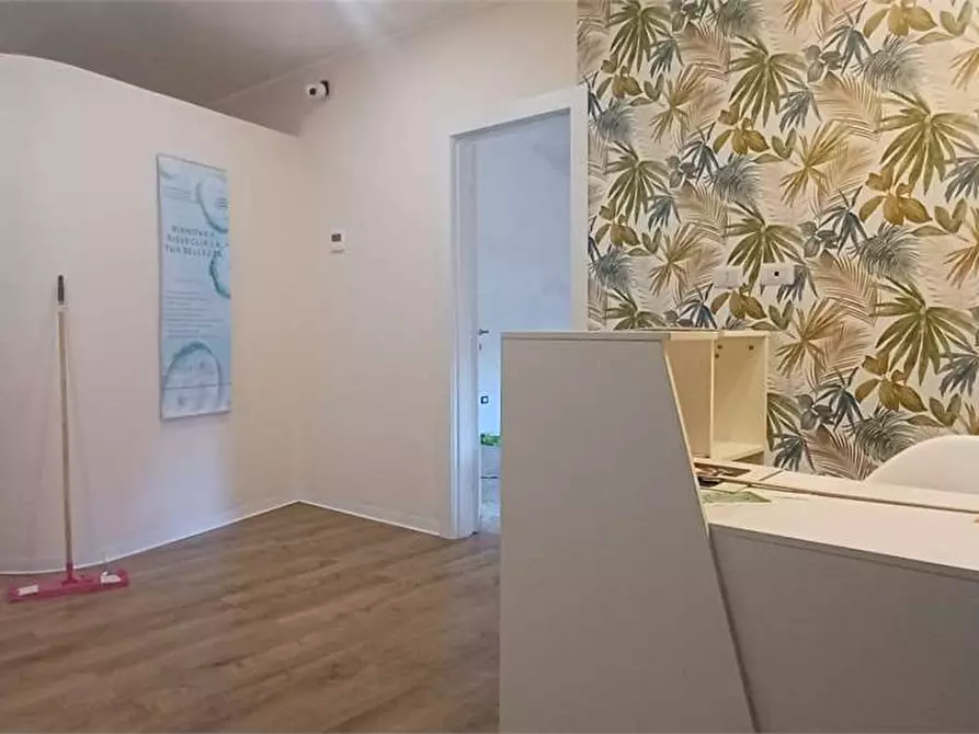 Immagine 18 di Negozio in vendita  a Siracusa