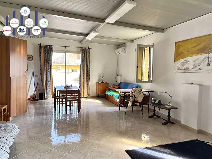 Immagine 37 di Stabile in vendita  in Via Alessandro Manzoni a Floridia