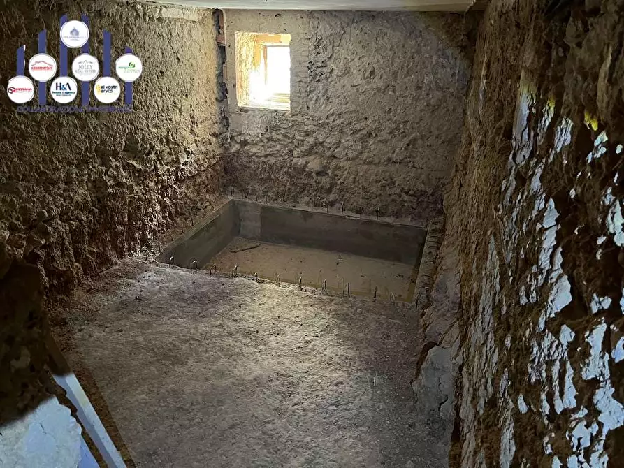 Immagine 5 di Stabile in vendita  in Via Saffi a Noto