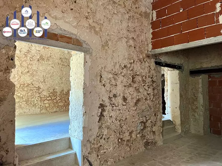 Immagine 9 di Stabile in vendita  in Via Saffi a Noto