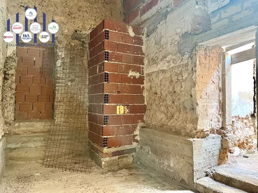 Immagine 32 di Stabile in vendita  in Via Saffi a Noto