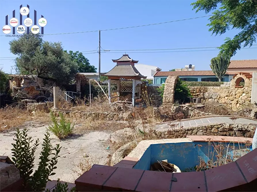 Immagine 18 di Villa in vendita  a Siracusa
