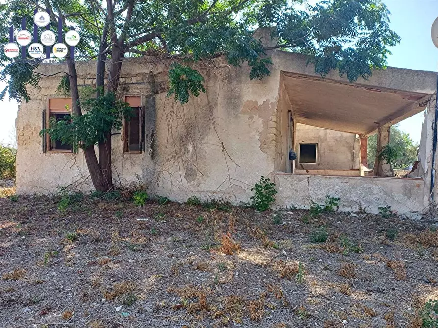 Immagine 19 di Villa in vendita  a Siracusa