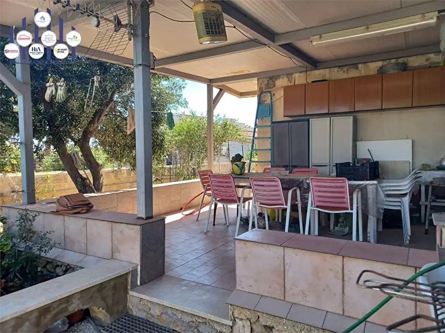 Immagine 13 di Villa in vendita  a Siracusa