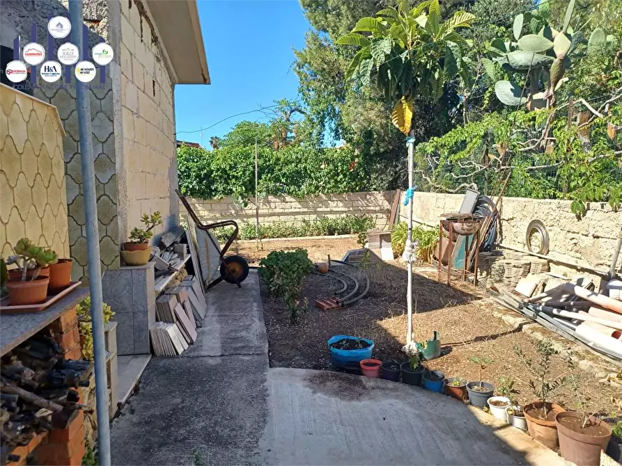 Immagine 15 di Villa in vendita  a Siracusa